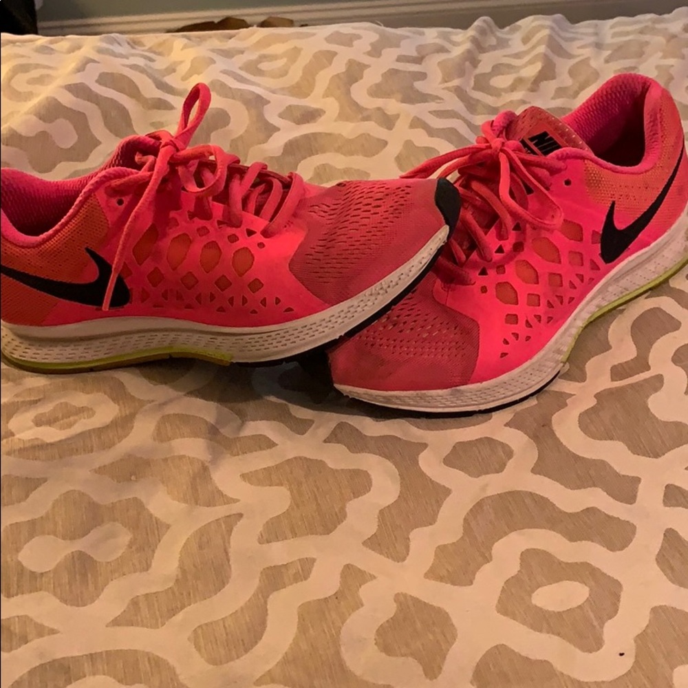 Hot Pink Nike Zoom